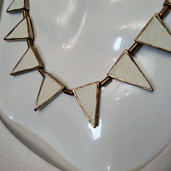 9 White Triangle Woman Necklace - Picture 2 of 6